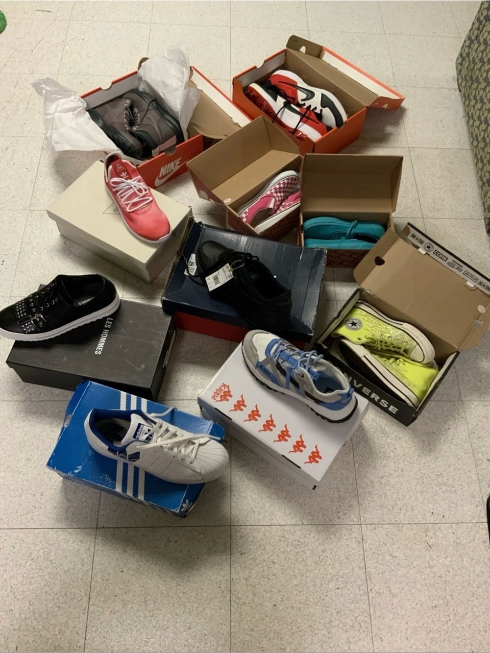 Unisex adult casual sports, casual shoes. Various sizes lots.